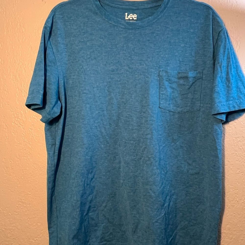 Lee Men's Aqua Blue T-Shirt Y2K Tee Vtg SZ Large Pocketed Crew Neck Relaxed Fit